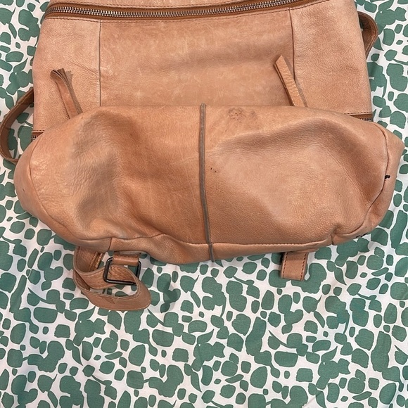 Vilenca Leather Backpack - Picture 2 of 11